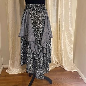 Vintage floral skirt. Size S